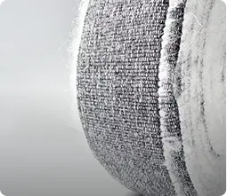 Rouleau de ruban argenté à fils métallisés, texture chinée et bordure claire — Maison Satab